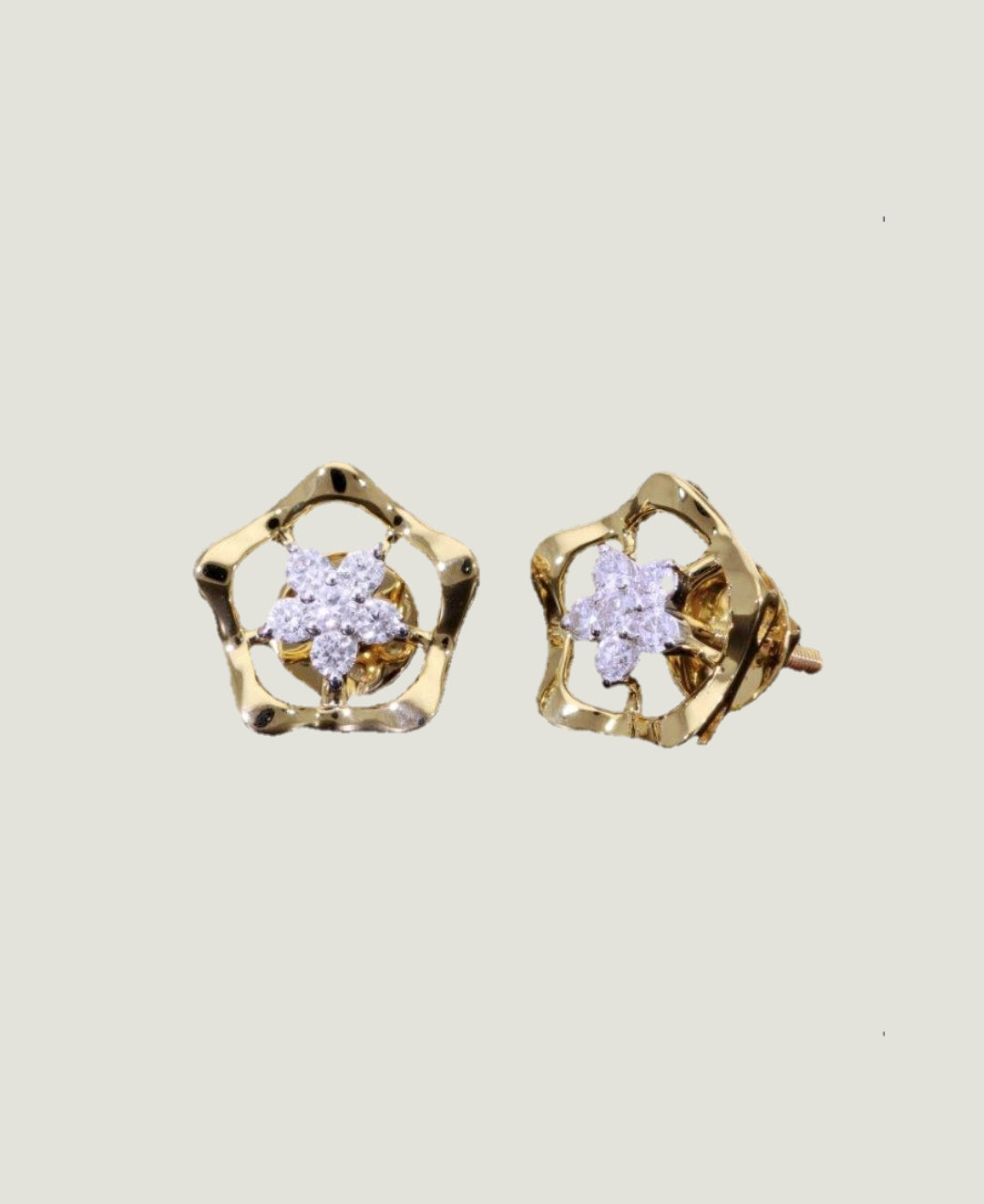 Yellow Gold 18K Earring with Natural Diamond (0.27 CT, VS-SI Clarity, G-H Color)